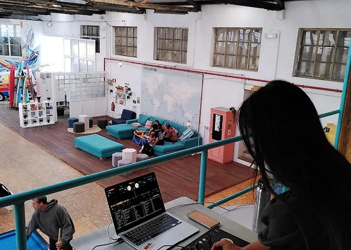 Wot Social Hostel *