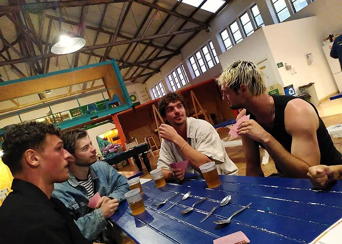 Vandrerhjem Wot Social *